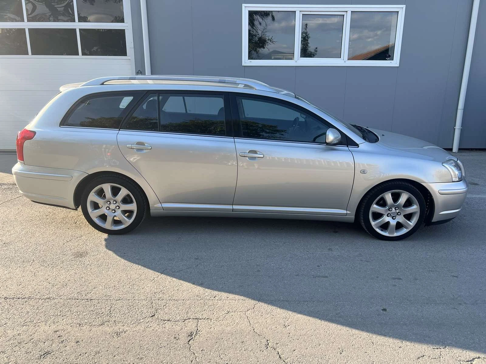 Toyota Avensis 2.0 Бензин - изображение 4