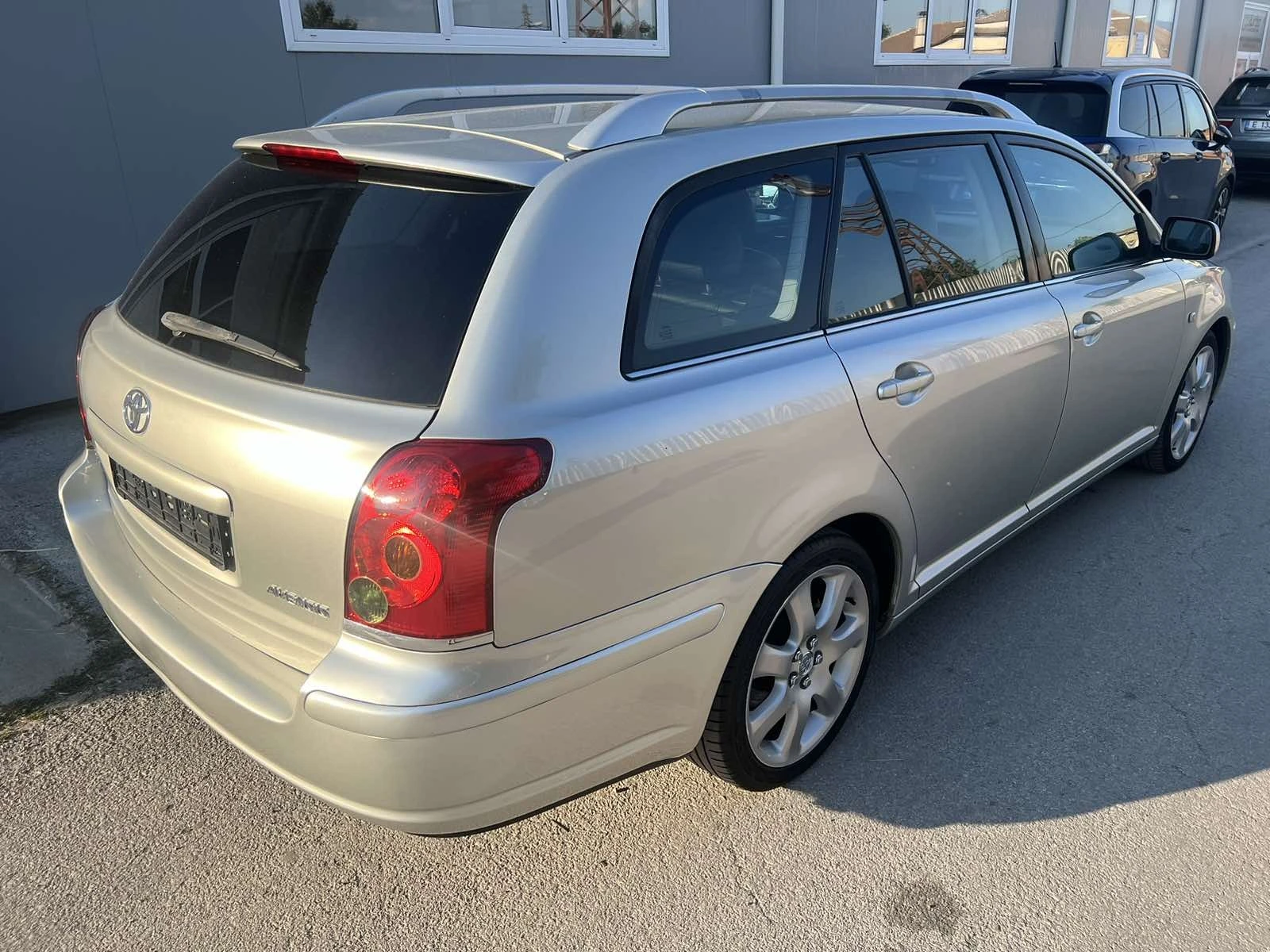 Toyota Avensis 2.0 Бензин - изображение 3