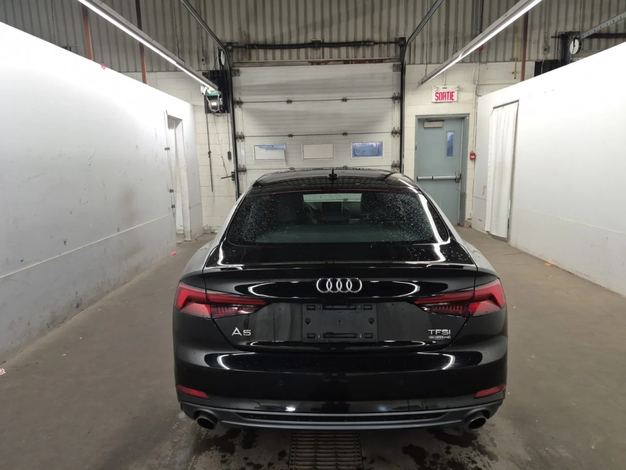 Audi A5 * АВТО КРЕДИТ* ЦЕНА ДО БГ * Сервизна история *  - изображение 5