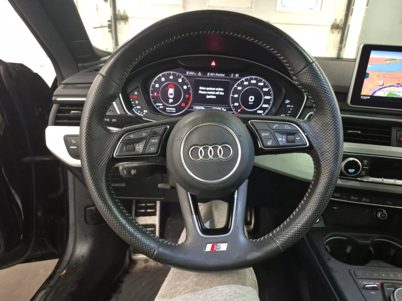 Audi A5 * АВТО КРЕДИТ* ЦЕНА ДО БГ * Сервизна история *  - изображение 9