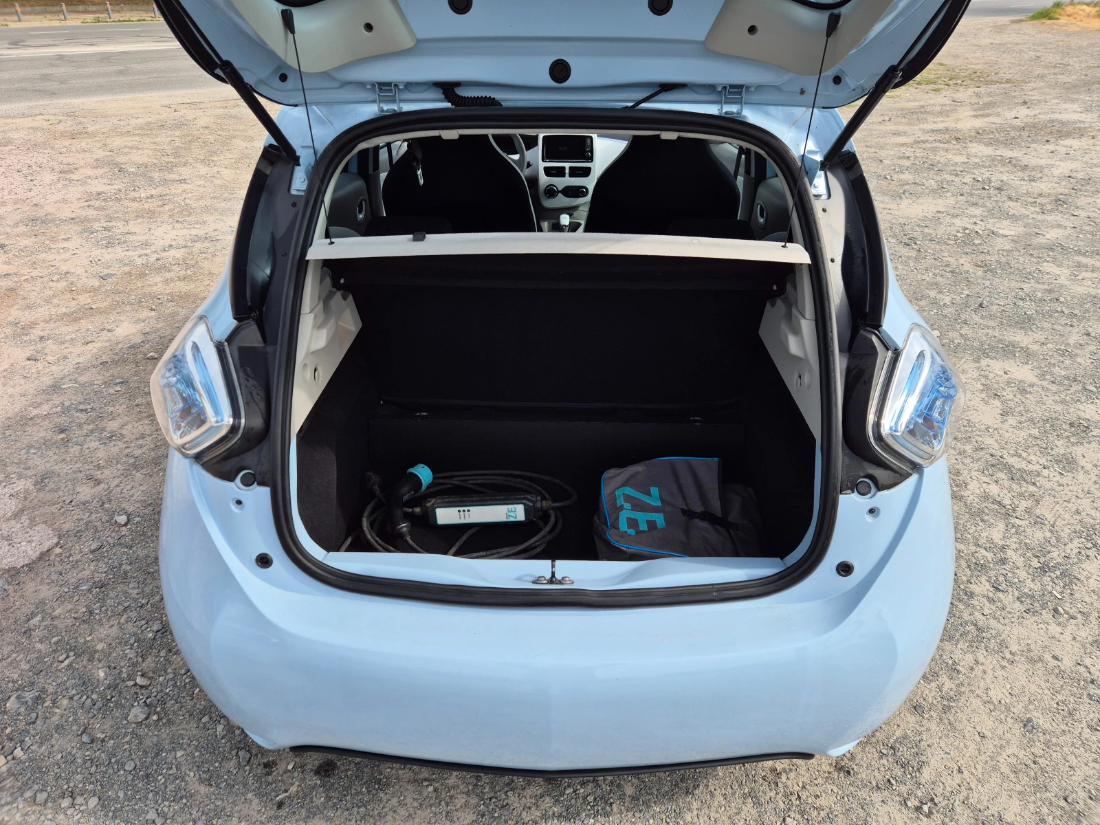 Renault Zoe, снимка 11 - Автомобили и джипове - 53436851