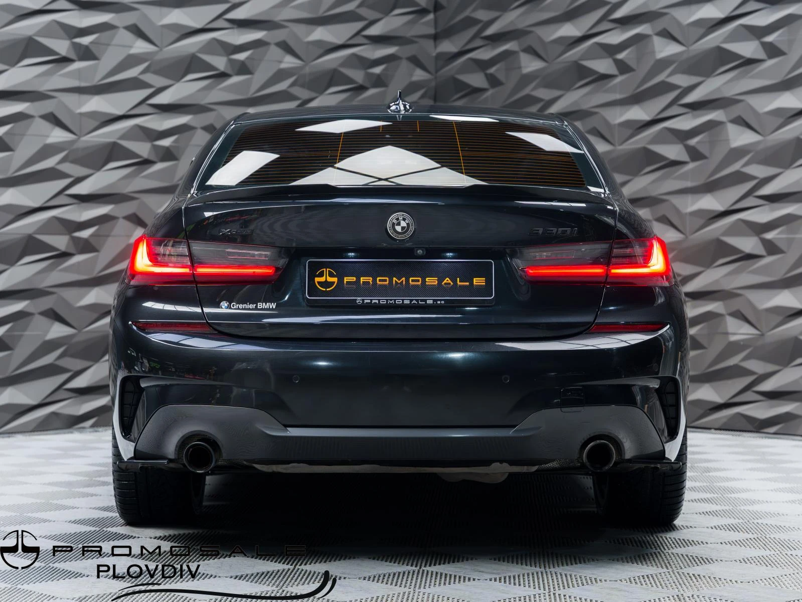 BMW 330 i* XDRIVE* M-PACK* CAMERA* PANO*  - изображение 4