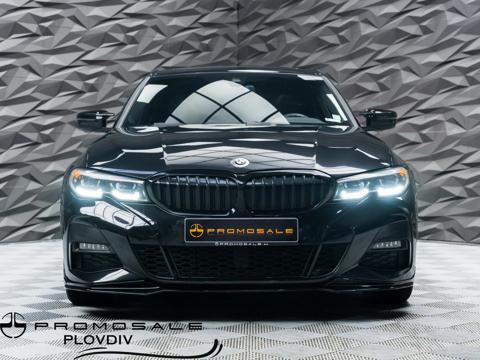 BMW 330 i* XDRIVE* M-PACK* CAMERA* PANO*  - изображение 2