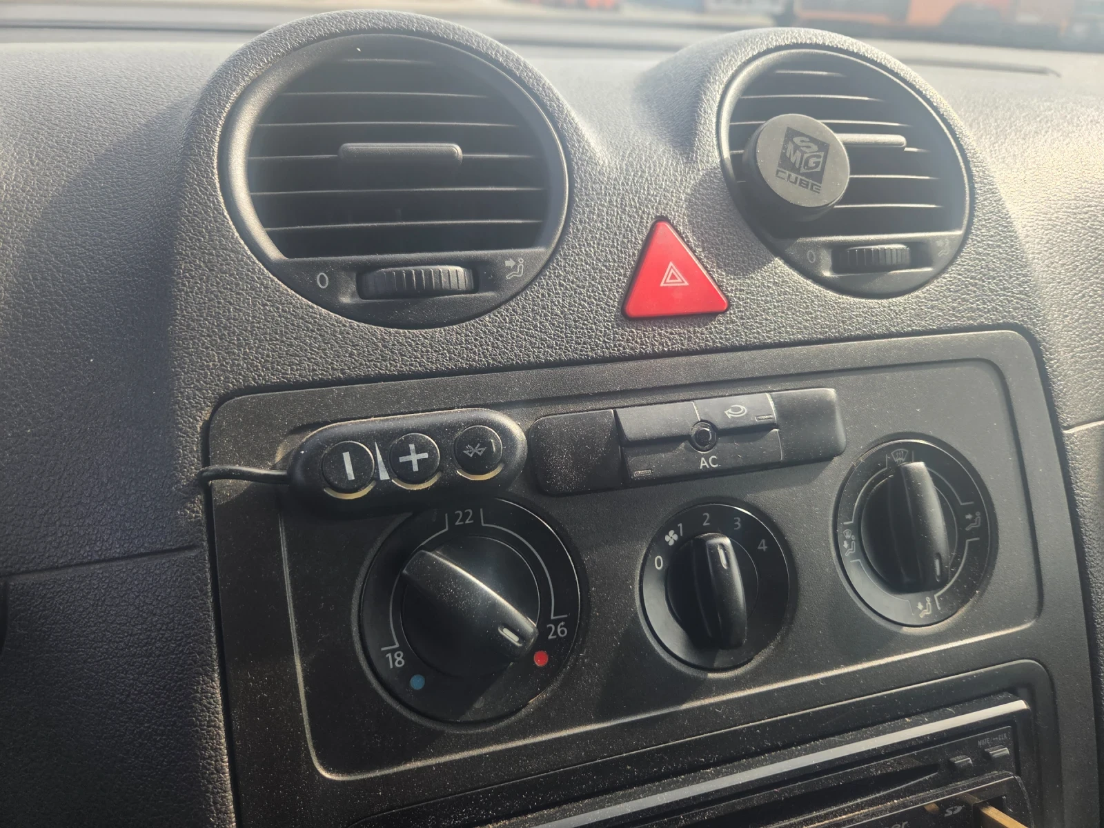 VW Caddy Товарен автомат клима, снимка 9 - Автомобили и джипове - 53809942