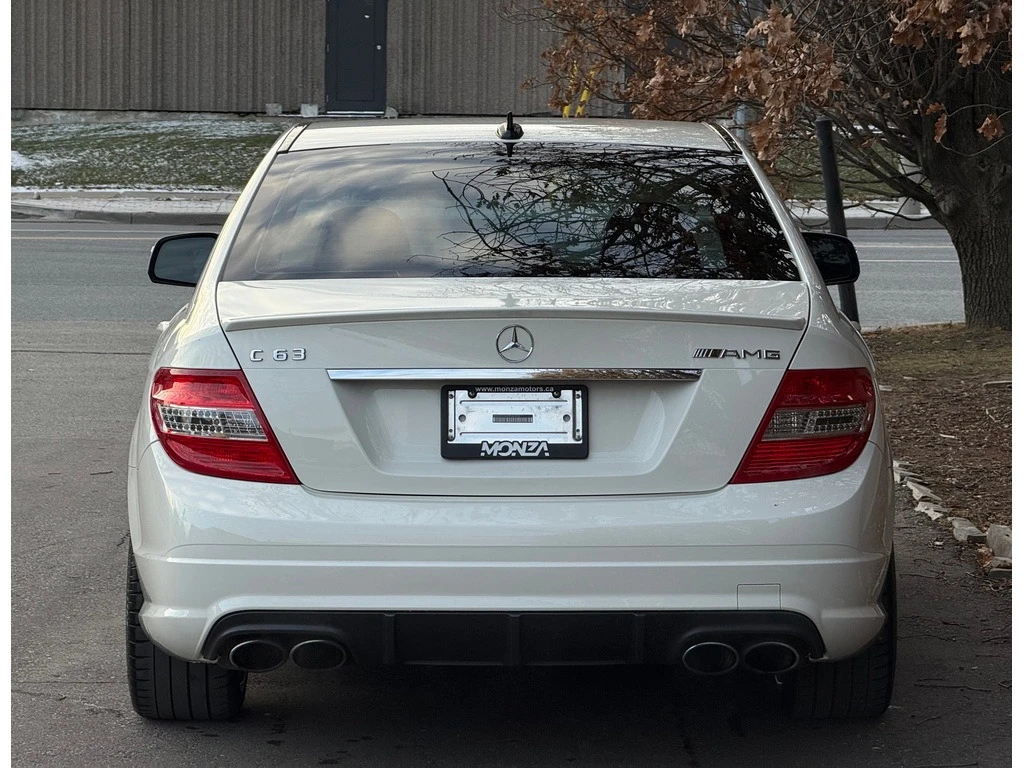 Mercedes-Benz C 63 AMG * * CARFAX * * АВТО КРЕДИТ * * , снимка 7 - Автомобили и джипове - 53829335