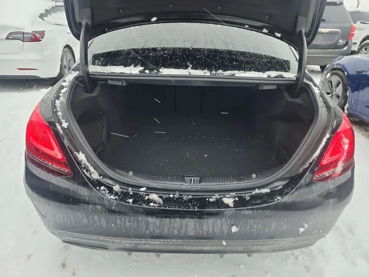 Mercedes-Benz C 300 Дистроник/Кожа/Нави/Подгрев/Панорама/2 ключа, снимка 13 - Автомобили и джипове - 53831410