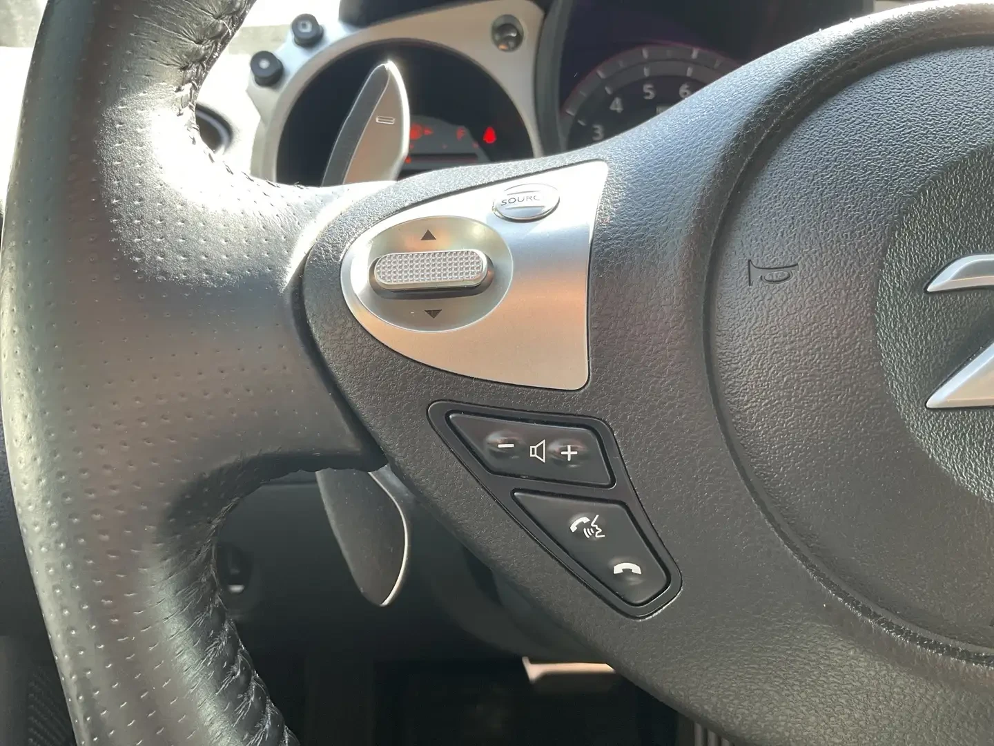 Nissan 370Z, снимка 14 - Автомобили и джипове - 54881642
