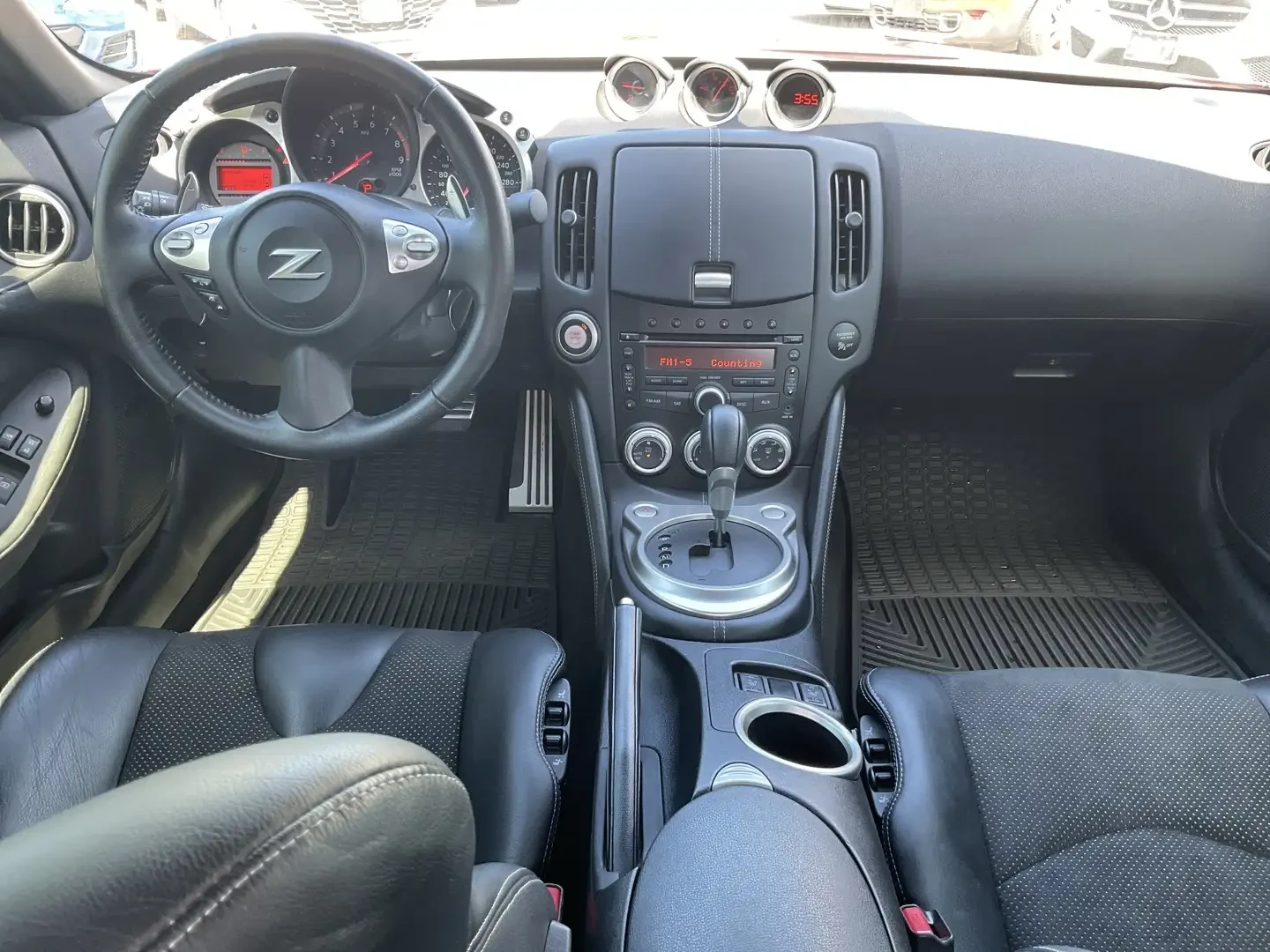 Nissan 370Z, снимка 9 - Автомобили и джипове - 54881642