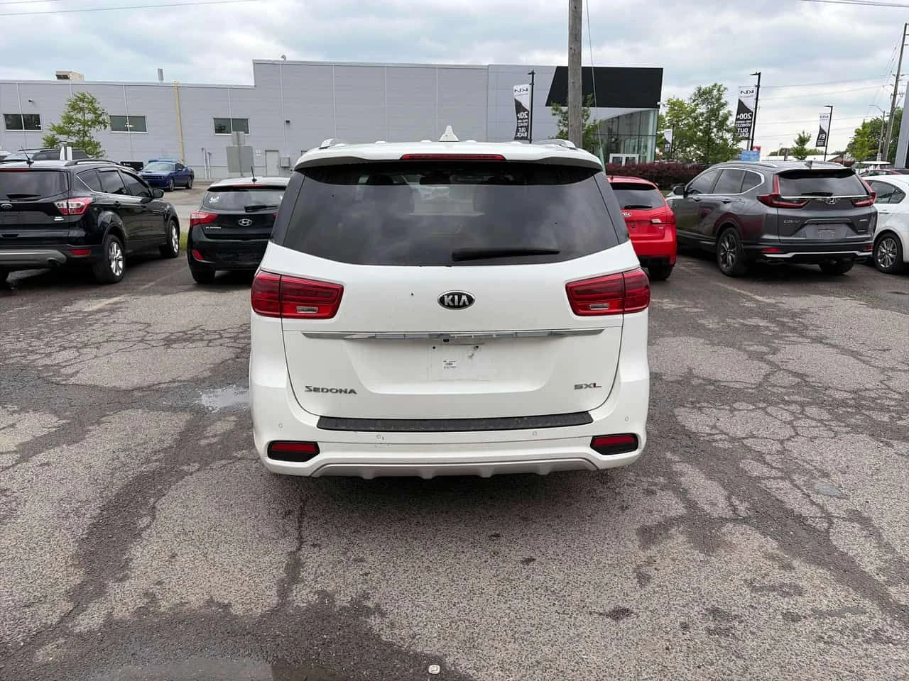 Kia Sedona * FWD * АВТОКРЕДИТ БЕЗ ПЪРВОНАЧАЛНА ВНОСКА* , снимка 4 - Автомобили и джипове - 54903668