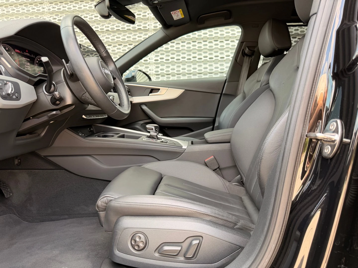 Audi A4, снимка 8 - Автомобили и джипове - 55347151