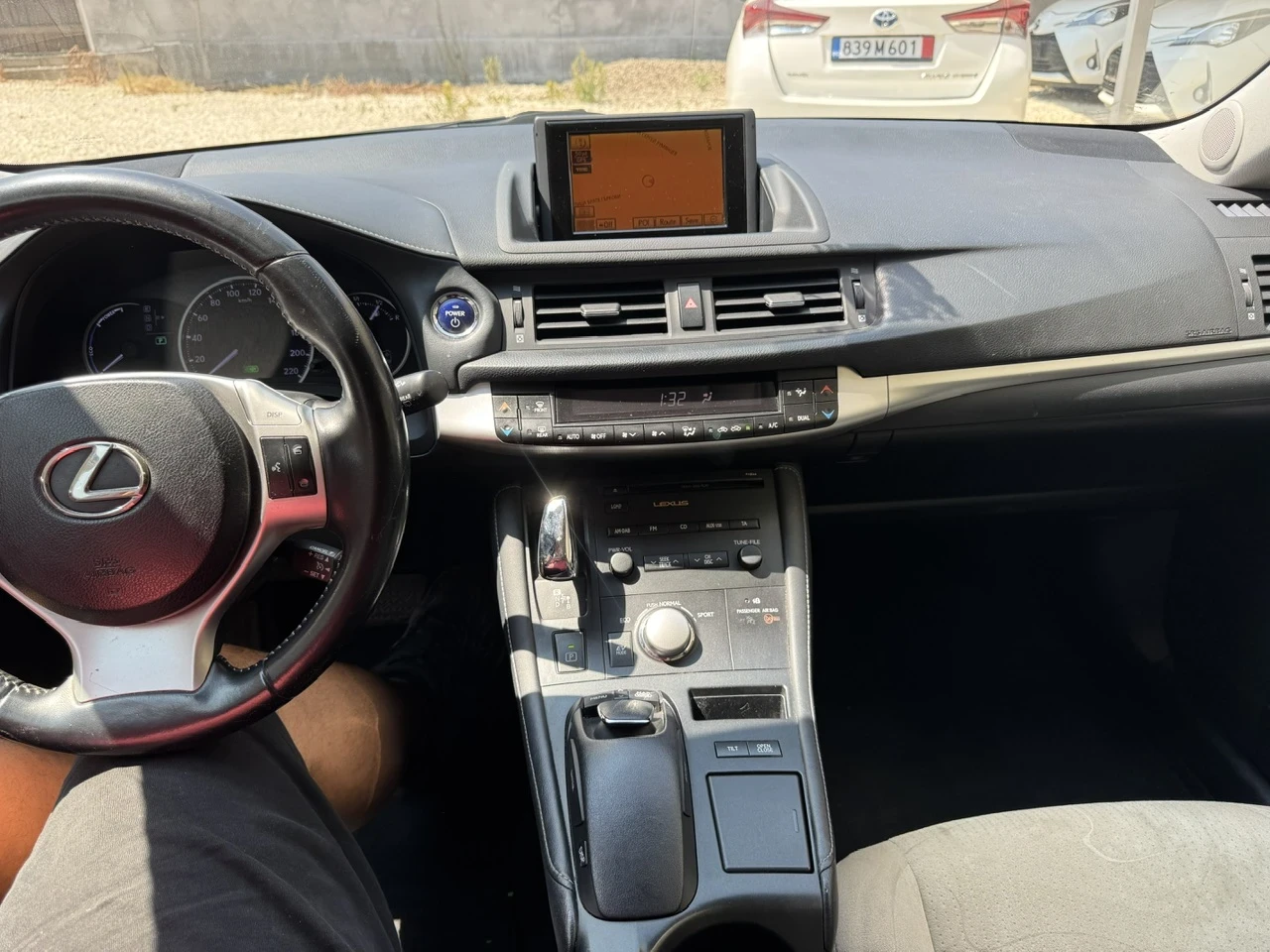 Lexus CT 200h Камера/Мултимедия -5%, снимка 14 - Автомобили и джипове - 55596022
