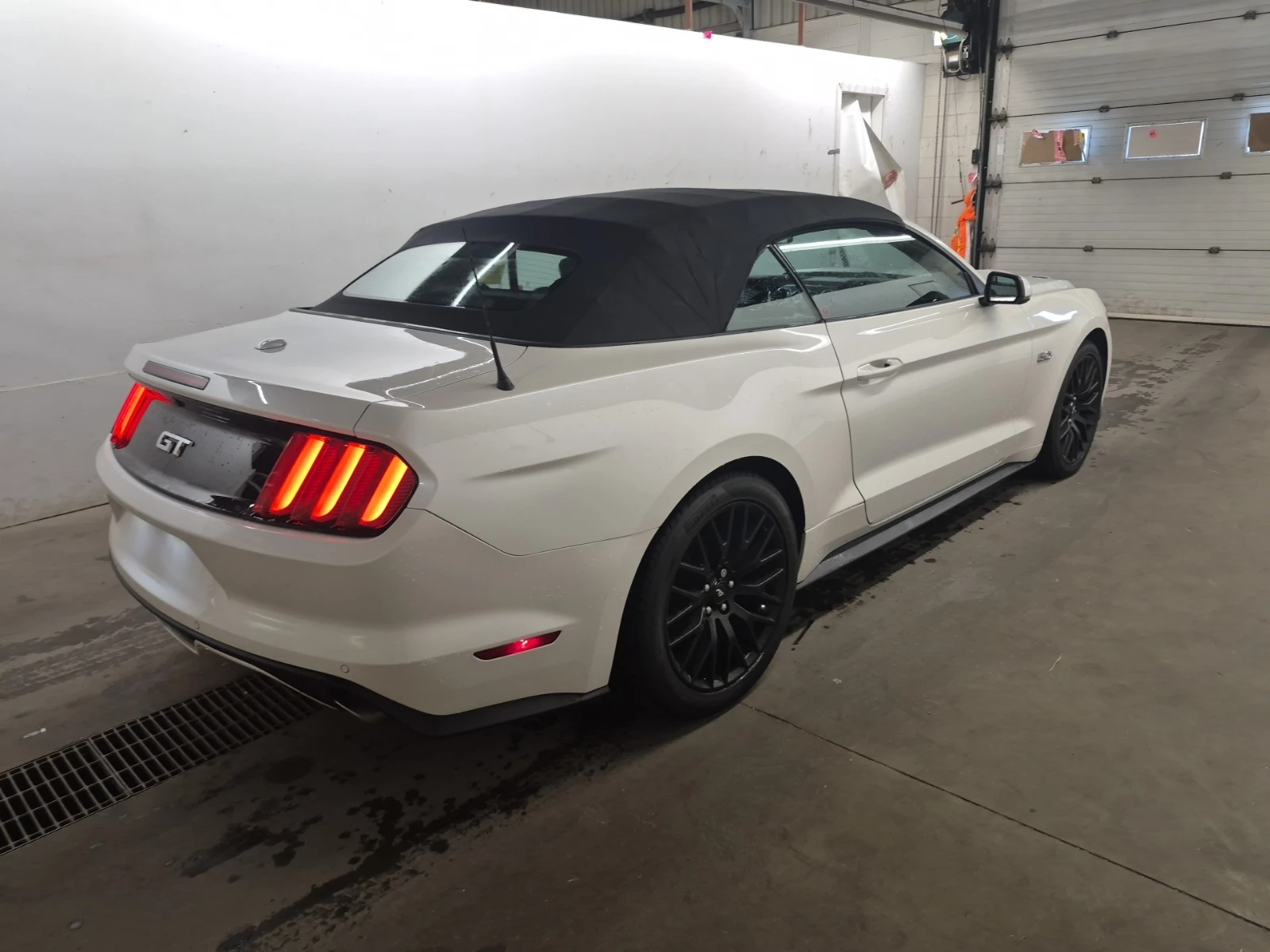 Ford Mustang GT PREMIUM / КАБРИО / ЛИЗИНГ / ПРОГНОЗНА ЦЕНА до Б, снимка 3 - Автомобили и джипове - 55671039