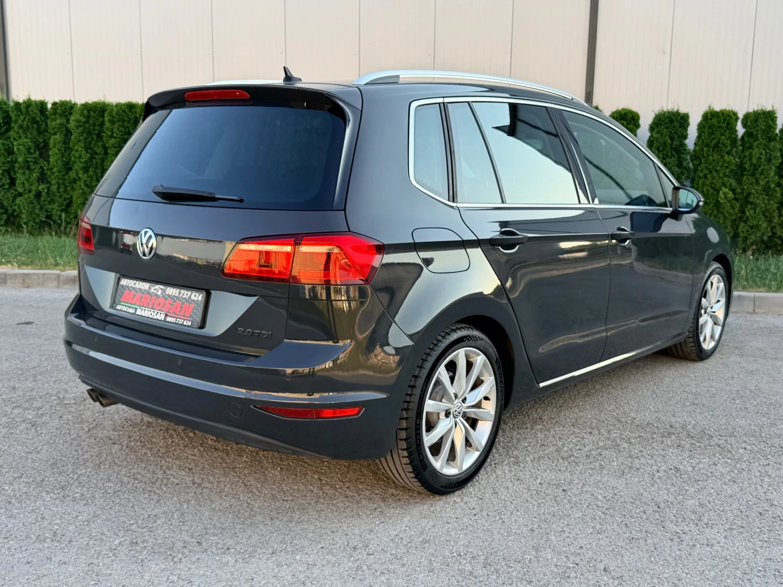 VW Touran Highline 2.0 TDI | DSG | ACC | NAVI | , снимка 6 - Автомобили и джипове - 56114228