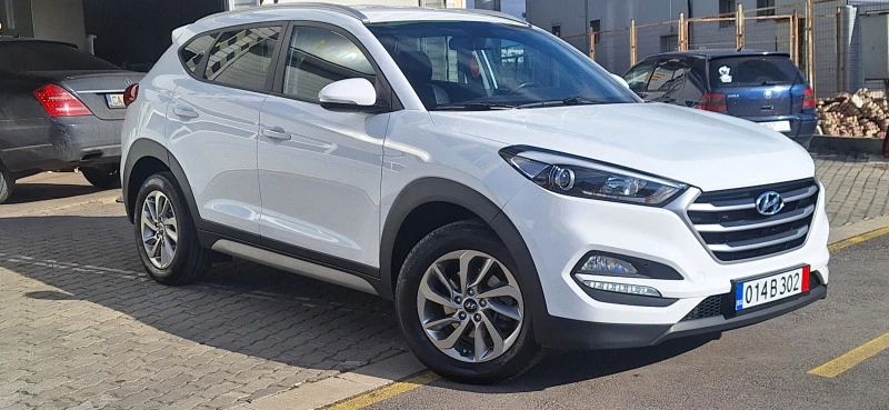 Hyundai Tucson 186kc Automat Led Navi 4x4 Кожа, снимка 3 - Автомобили и джипове - 44309775