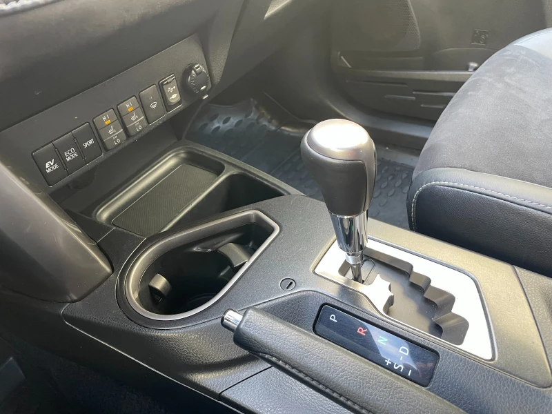 Toyota Rav4 2.5 Hybrid Executive Plus- в ГАРАНЦИЯ, снимка 13 - Автомобили и джипове - 49861339