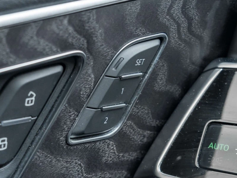 Audi Q7 2021 360 cam quattro Technik * CARFAX * , снимка 16 - Автомобили и джипове - 53122089