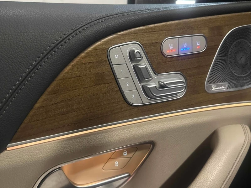 Mercedes-Benz GLS580 TOP / DISTRNOC / ОБДУХВАНЕ / ВЪЗДУХ /МАСАЖИ/CARFAX, снимка 11 - Автомобили и джипове - 53334889