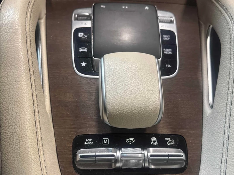 Mercedes-Benz GLS580 TOP / DISTRNOC / ОБДУХВАНЕ / ВЪЗДУХ /МАСАЖИ/CARFAX, снимка 12 - Автомобили и джипове - 53334889