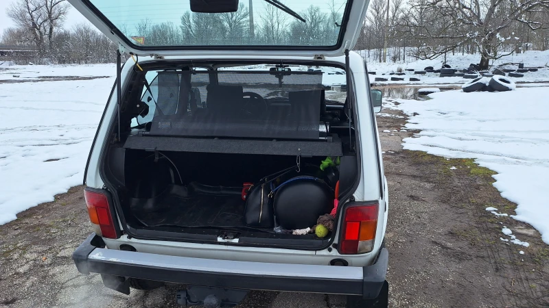 Lada Niva 1.7 LPG, снимка 11 - Автомобили и джипове - 53338830