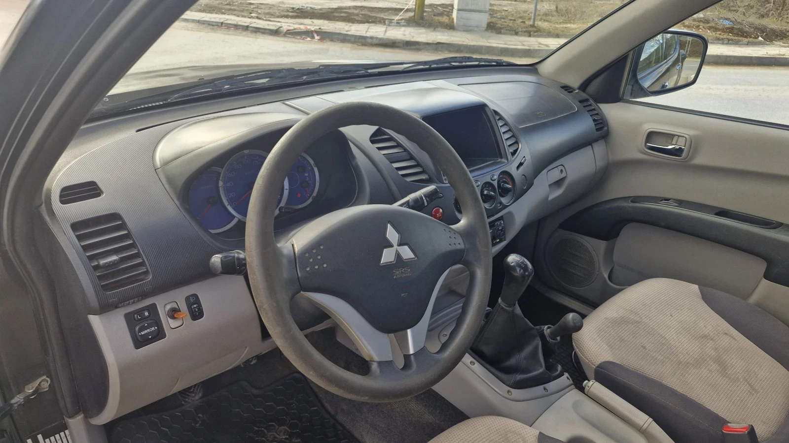 Mitsubishi L200 2.5 4x4 Климатик - изображение 8