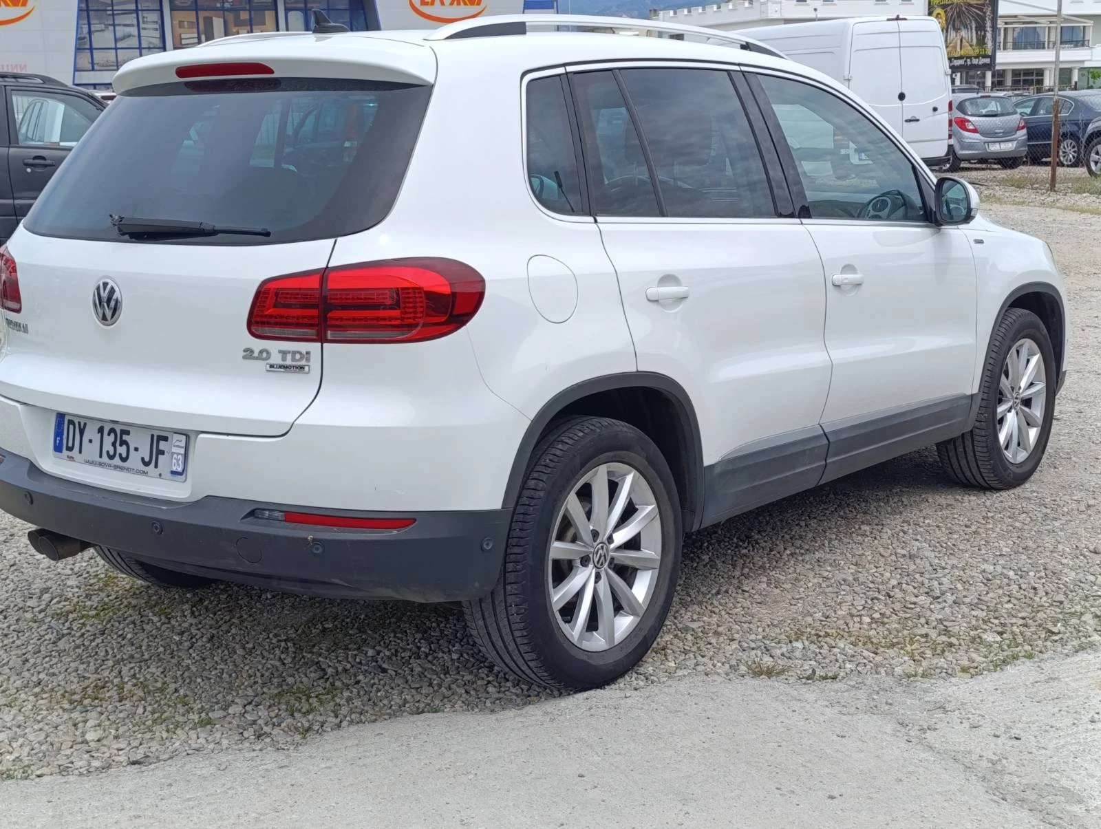 VW Tiguan 2.0 TDI Lounge Sport & Style BlueMotion Tech - изображение 4