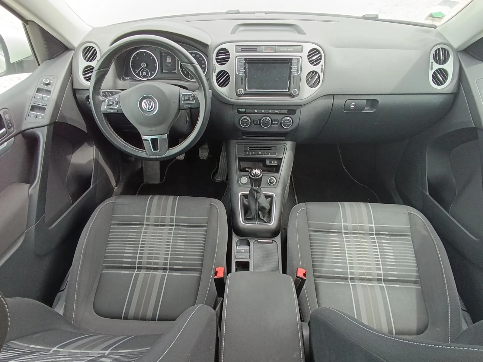 VW Tiguan 2.0 TDI Lounge Sport & Style BlueMotion Tech | Mobile.bg   11