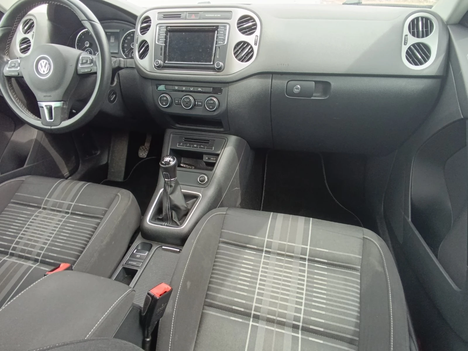 VW Tiguan 2.0 TDI Lounge Sport & Style BlueMotion Tech - изображение 10