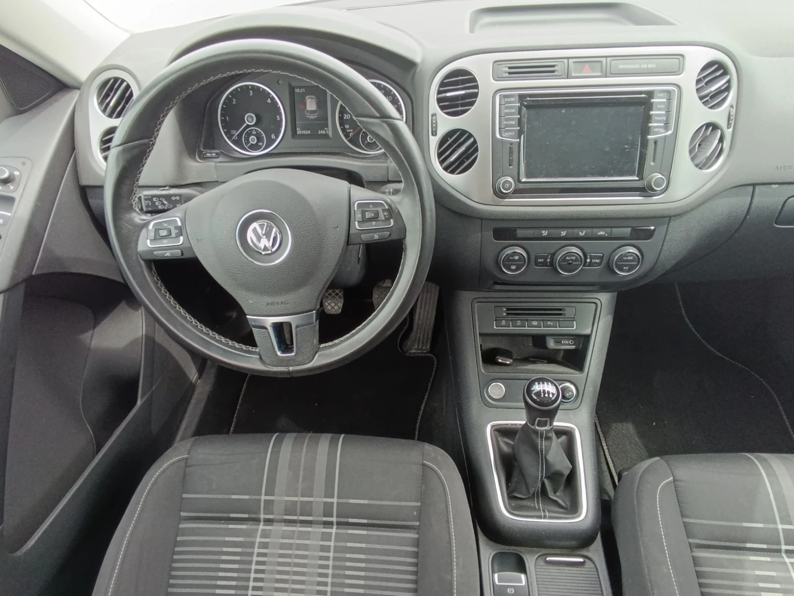 VW Tiguan 2.0 TDI Lounge Sport & Style BlueMotion Tech | Mobile.bg   13