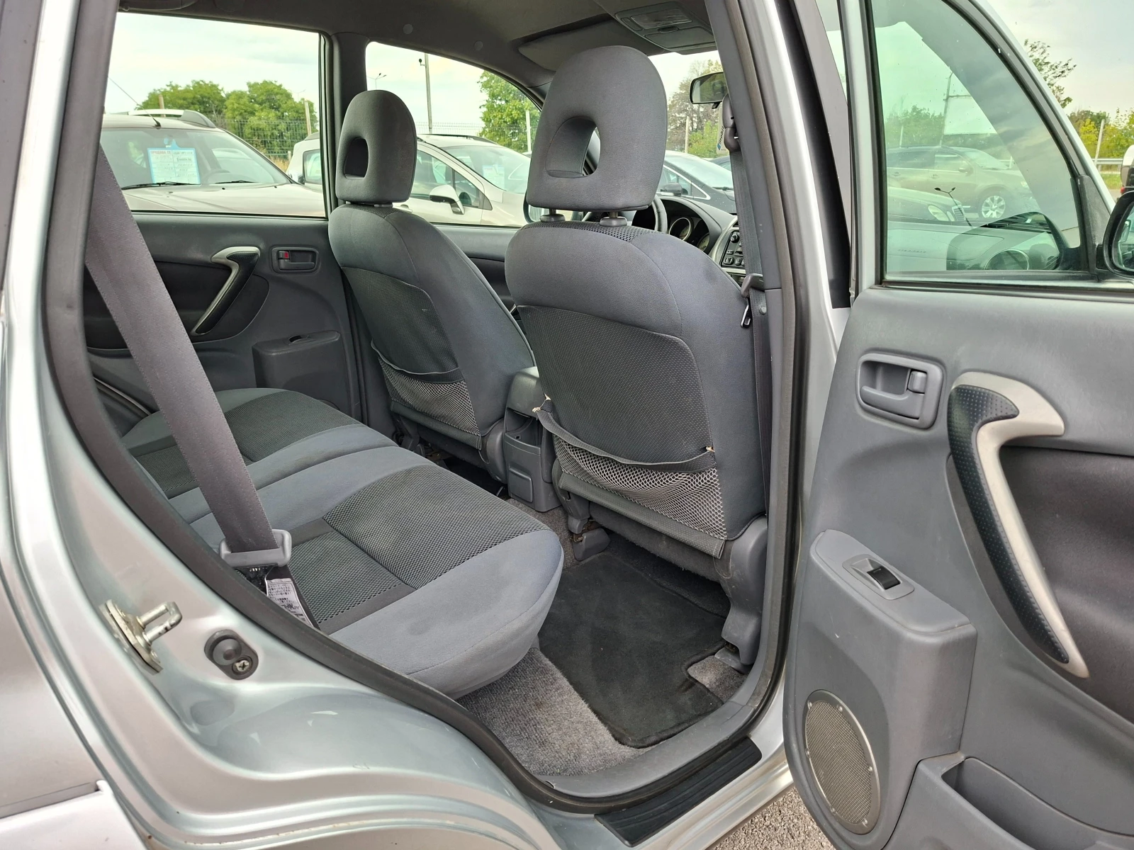 Toyota Rav4 2.0i КЛИМА - изображение 10