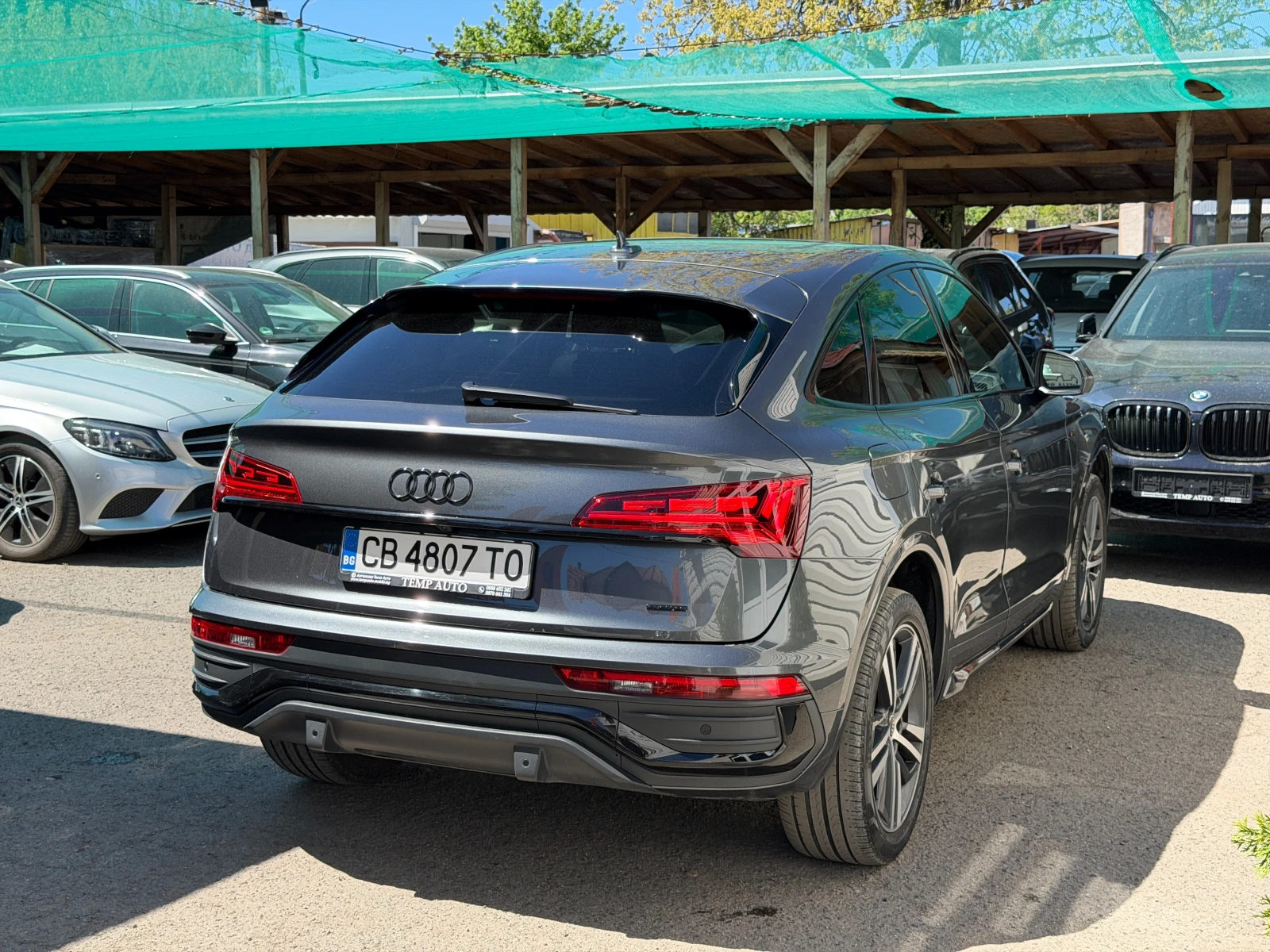 Audi Q5 Sportback 40TDI quattro S line* С ПЪЛНА ИСТОРИЯ, снимка 4 - Автомобили и джипове - 53295286