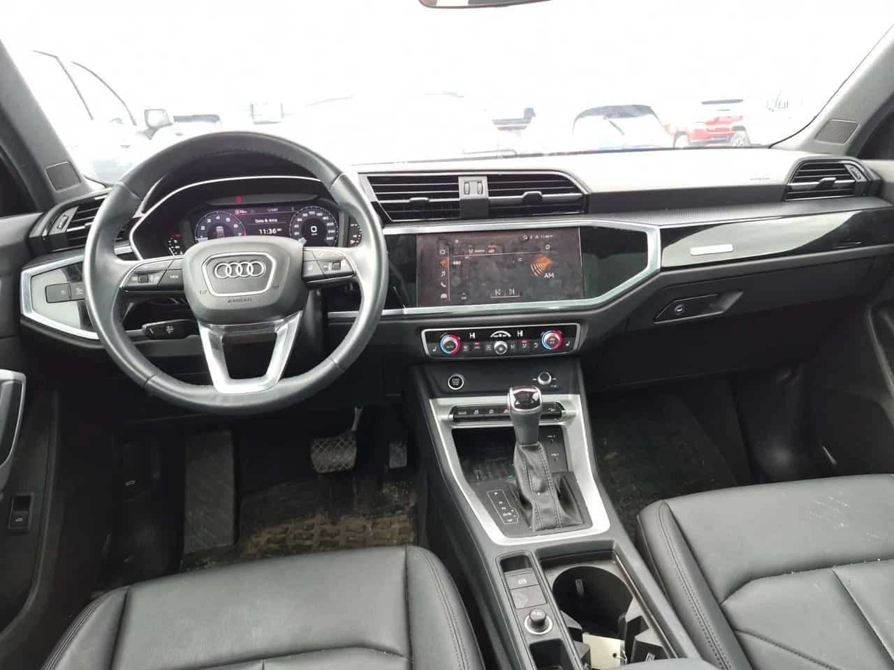 Audi Q3 * CARFAX * 2 КЛЮЧА * ПАНОРАМА * , снимка 10 - Автомобили и джипове - 54402857