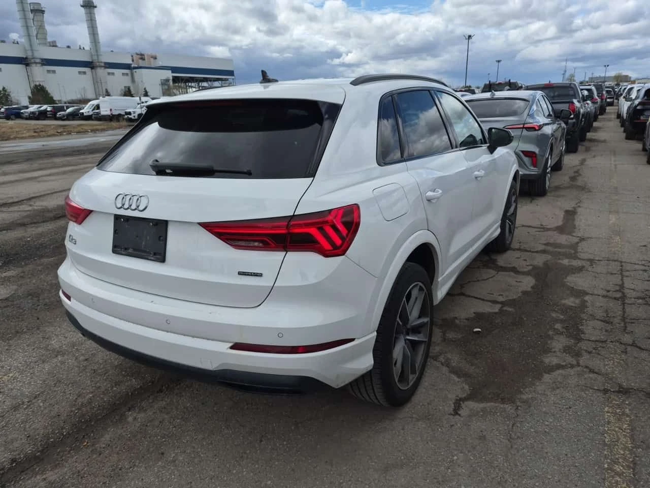 Audi Q3 * CARFAX * 2 КЛЮЧА * ПАНОРАМА * , снимка 3 - Автомобили и джипове - 54402857