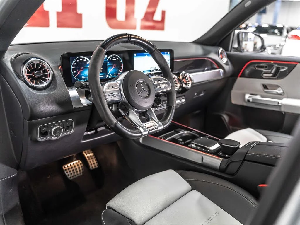 Mercedes-Benz GLB35AMG Burmester| 360| Подгрев| ALCANTARA, снимка 5 - Автомобили и джипове - 54876163
