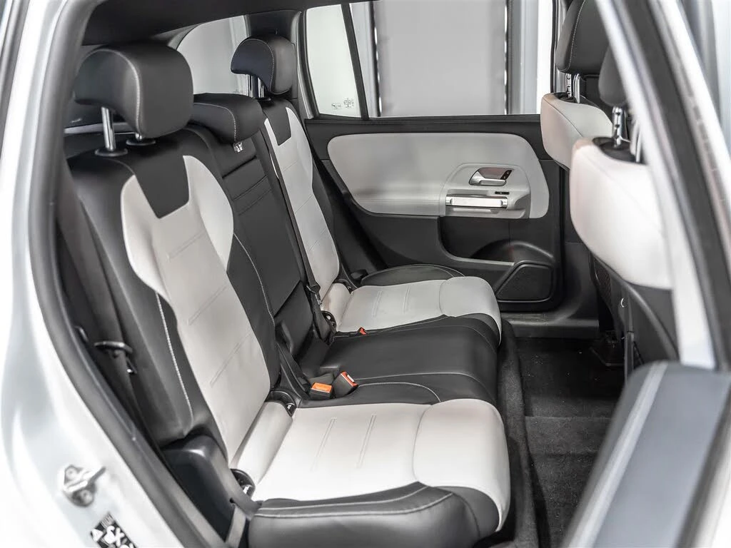 Mercedes-Benz GLB35AMG Burmester| 360| Подгрев| ALCANTARA, снимка 11 - Автомобили и джипове - 54876163