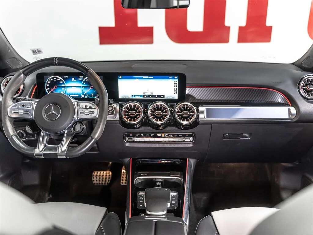Mercedes-Benz GLB35AMG Burmester| 360| Подгрев| ALCANTARA, снимка 8 - Автомобили и джипове - 54876163