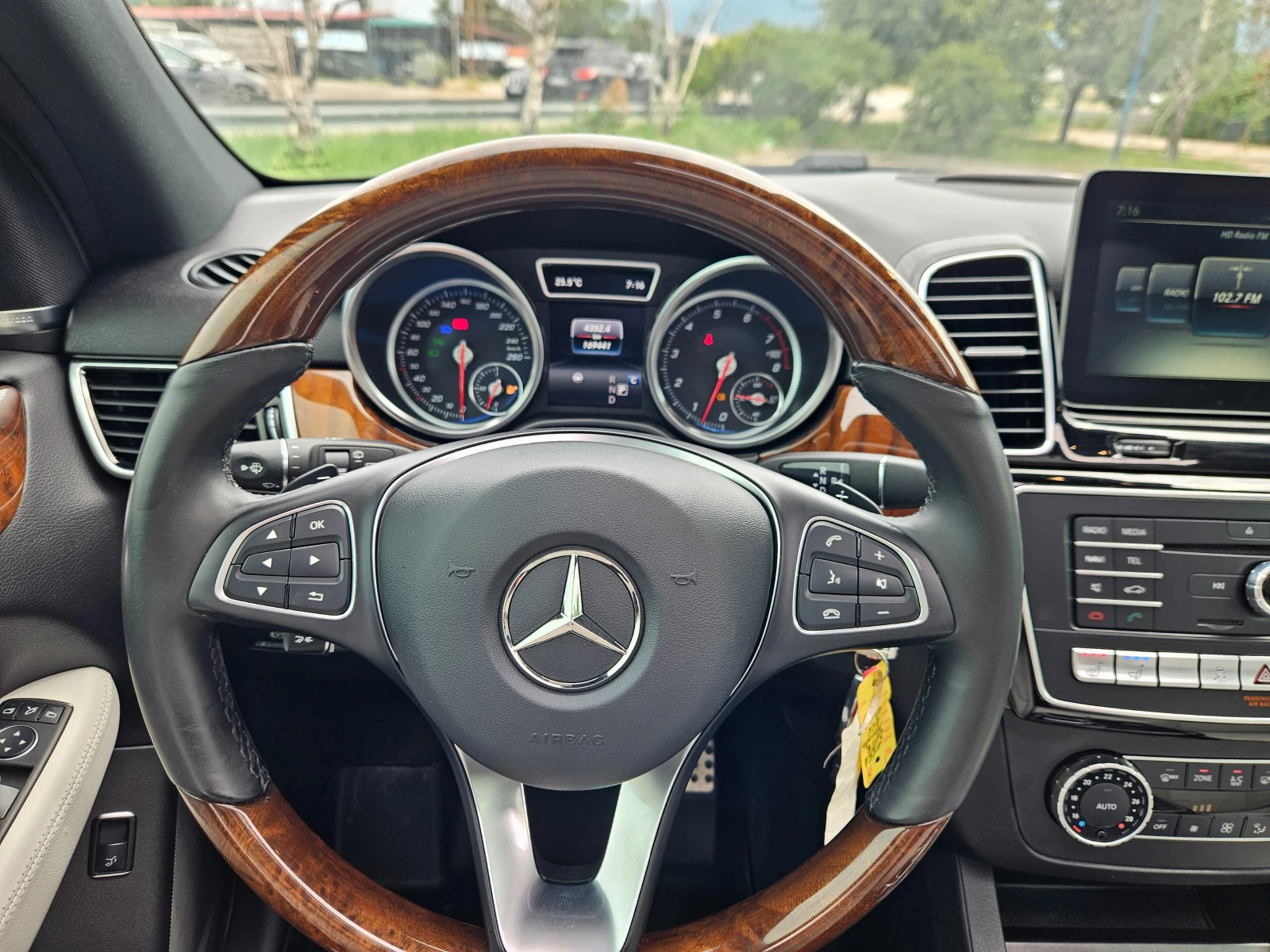 Mercedes-Benz GLE 400 AMG ПАКЕТ/ЛИЗИНГ, снимка 16 - Автомобили и джипове - 55134634