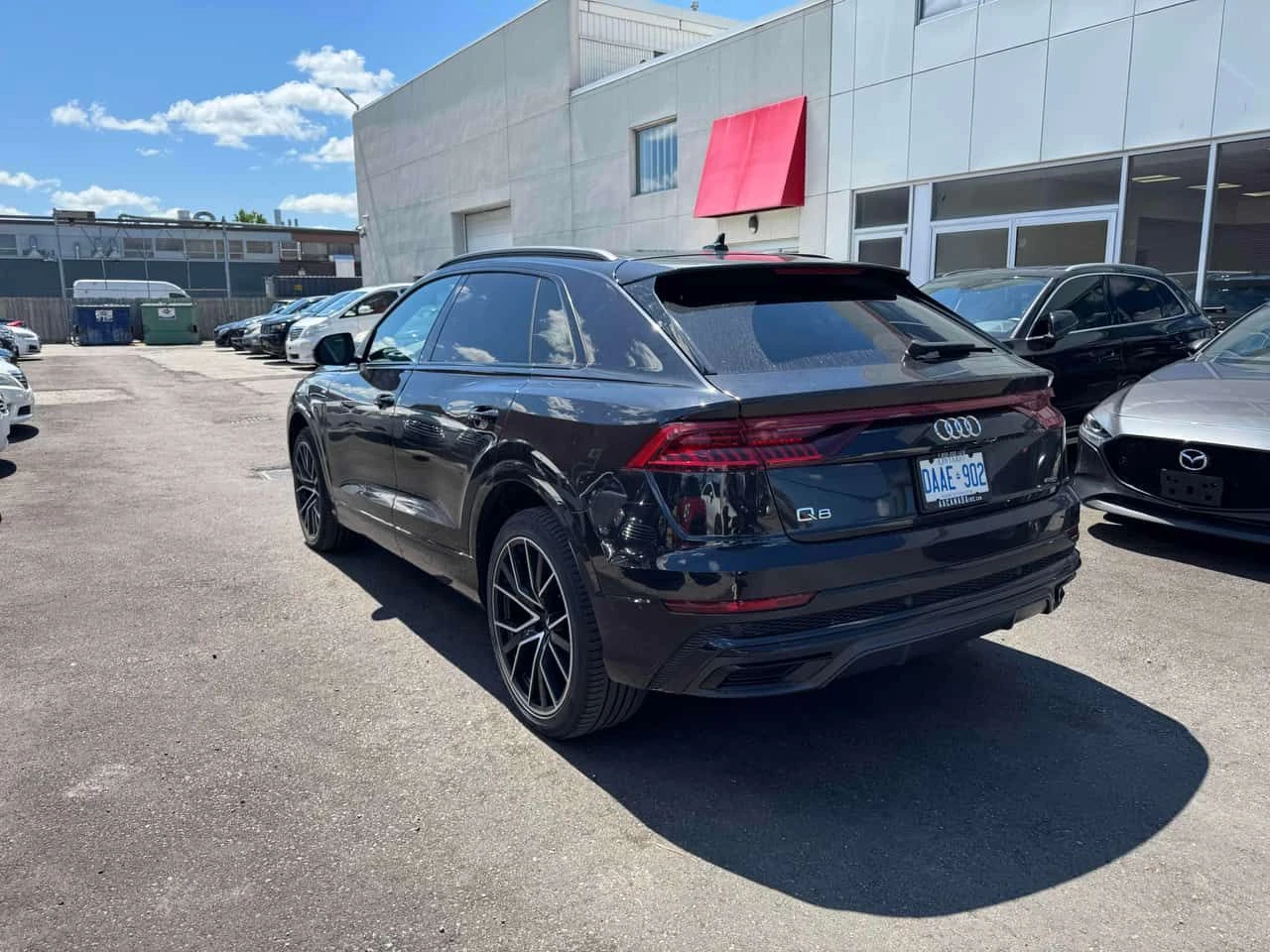 Audi Q8 Progressiv / 360 / ОБДУХВАНЕ / CARFAX , снимка 2 - Автомобили и джипове - 55538512
