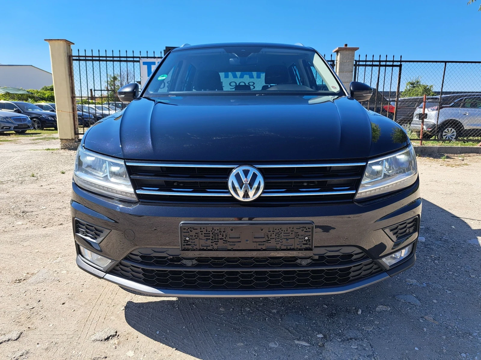 VW Tiguan 2.0 D full , снимка 2 - Автомобили и джипове - 55940271