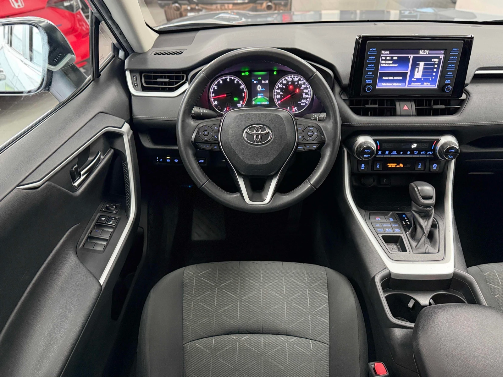Toyota Rav4 * XLE AWD * CARFAX * ОПЦИЯ ЗА ФИНАНСИРАНЕ, снимка 8 - Автомобили и джипове - 55983911