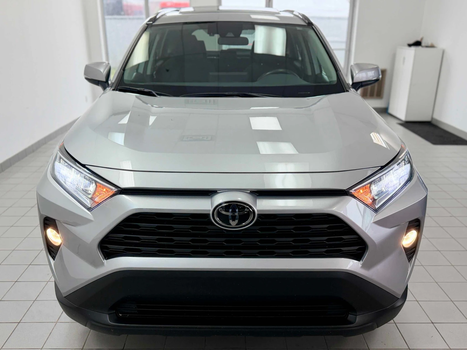 Toyota Rav4 * XLE AWD * CARFAX * ОПЦИЯ ЗА ФИНАНСИРАНЕ, снимка 6 - Автомобили и джипове - 55983911
