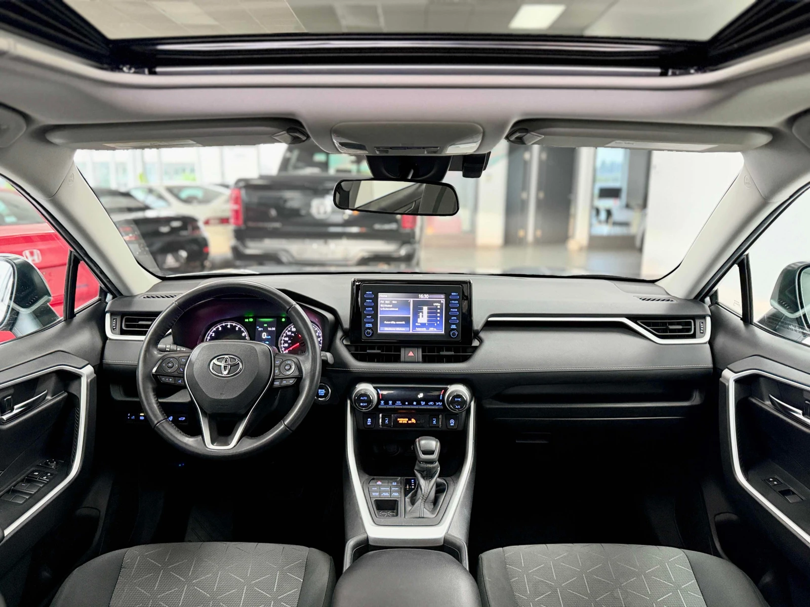 Toyota Rav4 * XLE AWD * CARFAX * ОПЦИЯ ЗА ФИНАНСИРАНЕ, снимка 9 - Автомобили и джипове - 55983911