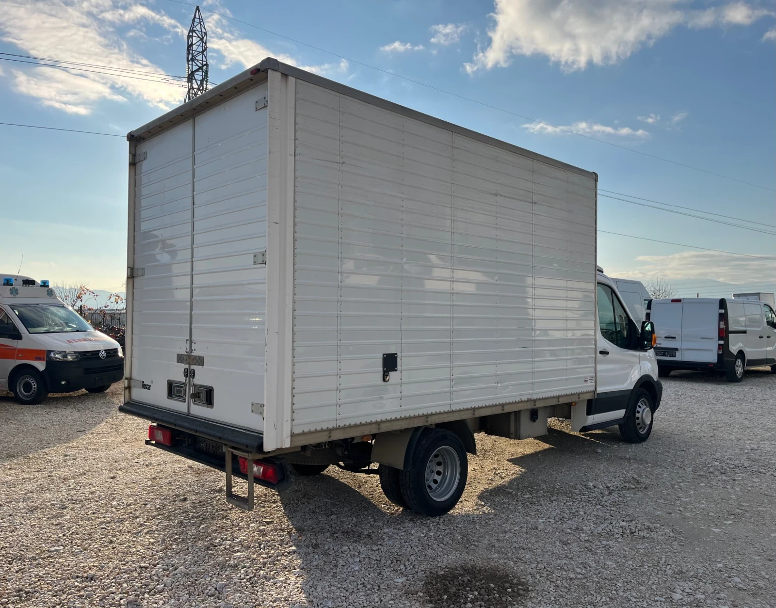 Ford Transit ПЕРФЕКТЕН 2.0 ТД 130 КС ЕВРО 6В ДВ.ГУМА КЛИМАТИК - изображение 5