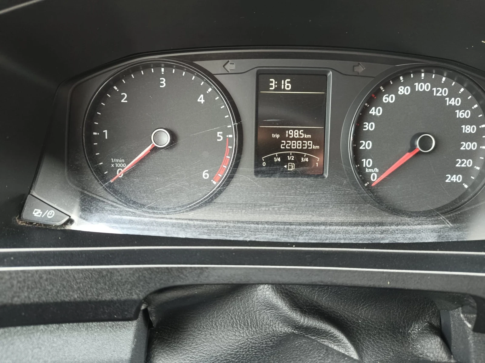 VW Transporter T6/2.0TDI/LANG/ПЪЛНА СЕРВИЗНА ИСТОРИЯ/, снимка 8 - Бусове и автобуси - 54054888