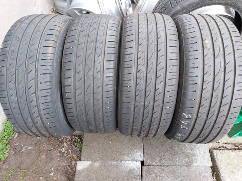 Гуми Летни 245/45R18, снимка 1 - Гуми и джанти - 36190569