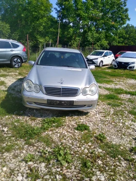 Mercedes-Benz C 200 Седан, снимка 1