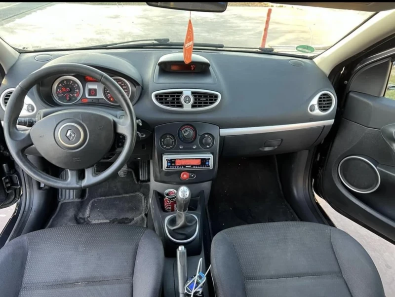 Renault Clio 1.6 бензин Внос от Германия, снимка 8 - Автомобили и джипове - 47918591