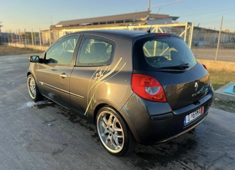 Renault Clio 1.6 бензин Внос от Германия, снимка 4 - Автомобили и джипове - 47918591