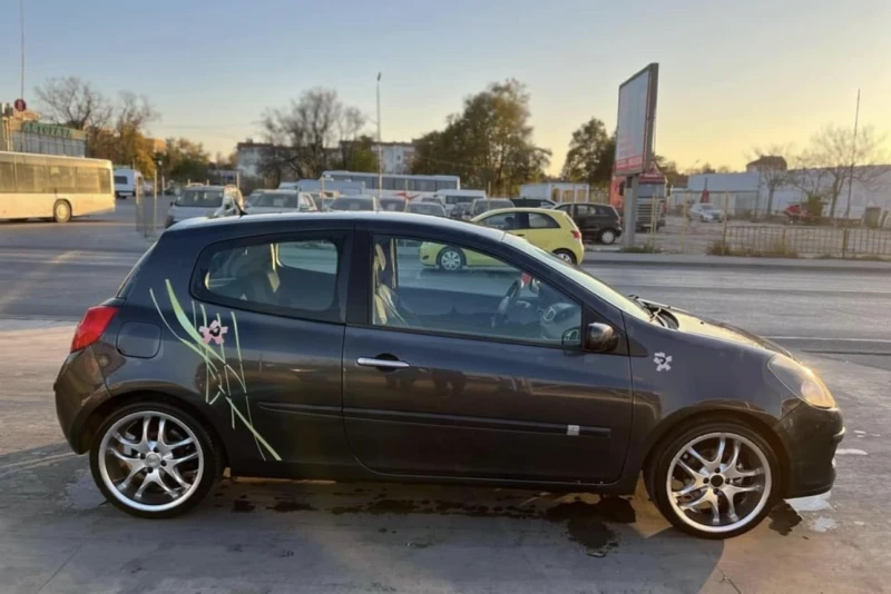 Renault Clio 1.6 бензин Внос от Германия, снимка 2 - Автомобили и джипове - 47918591