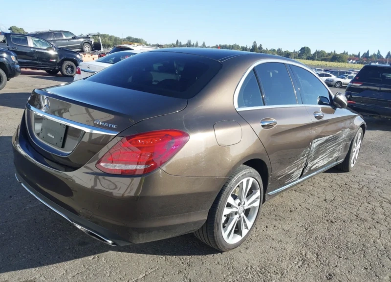 Mercedes-Benz C 300, снимка 5 - Автомобили и джипове - 48587652