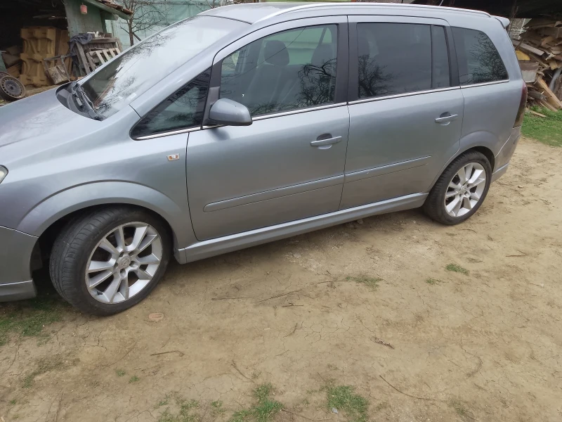 Opel Zafira, снимка 12 - Автомобили и джипове - 51839307